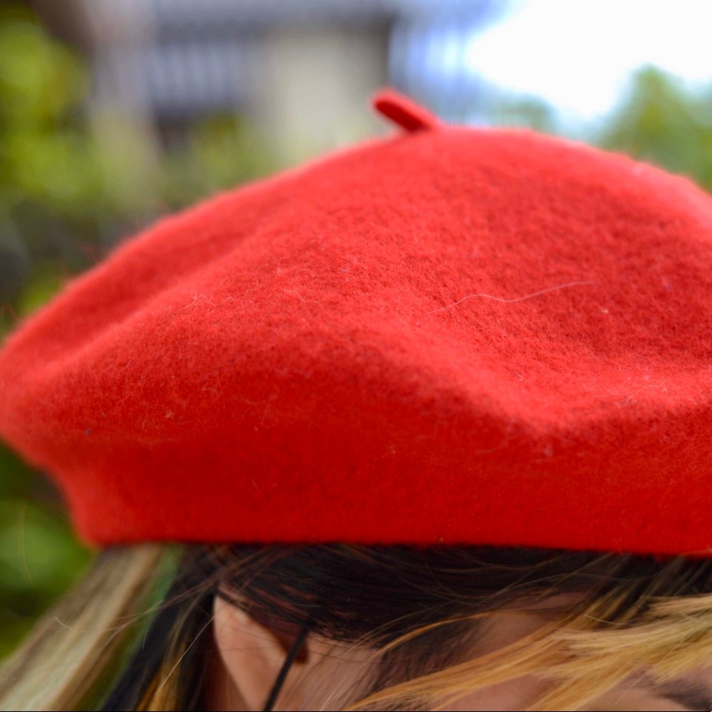 Wool Red beret ✨Brand New!✨